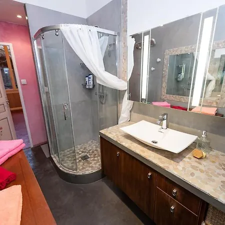Anna-maria : Grand 10 Personnes+parking Prive -actif+ Location- *